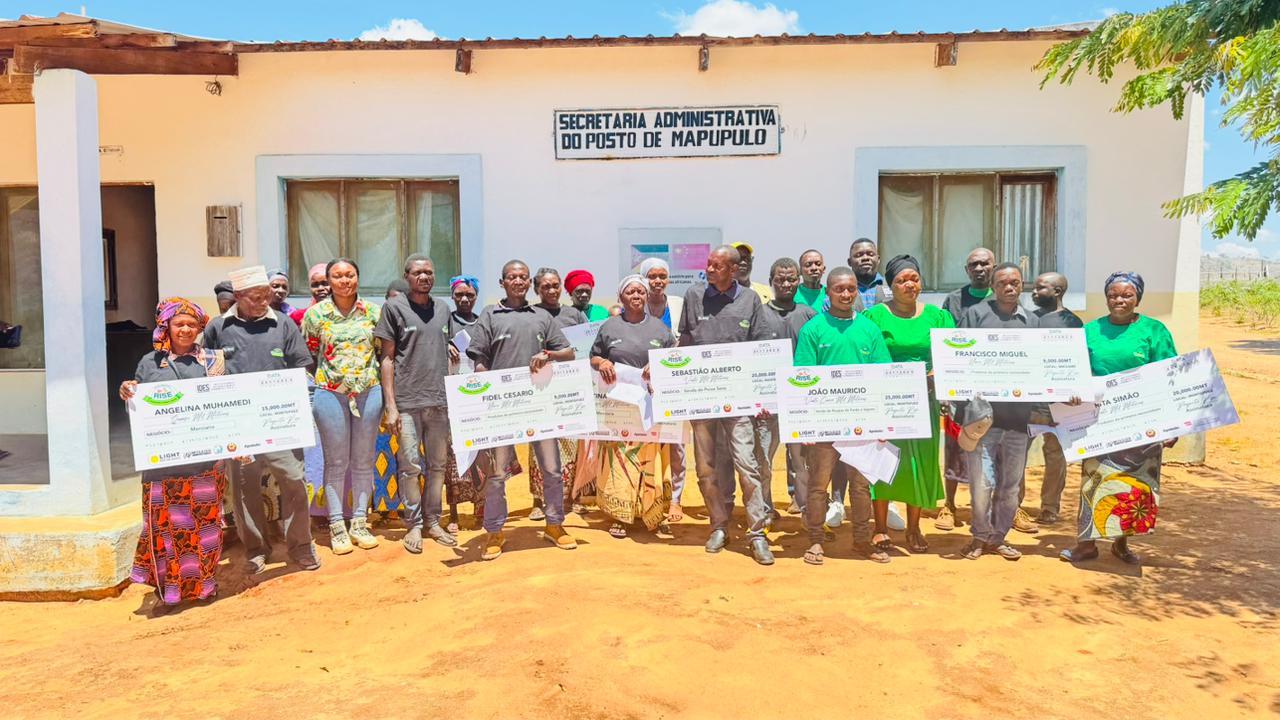 IDES ENTREGA CHEQUES GIGANTES E IMPULSIONA A AUTONOMIA ECONÓMICA DAS FAMÍLIAS EM MONTEPUEZ